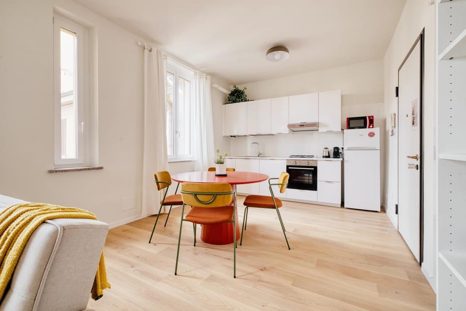 Kitchen or kitchenette, Living room, Seating area, Dining area, oven, stove