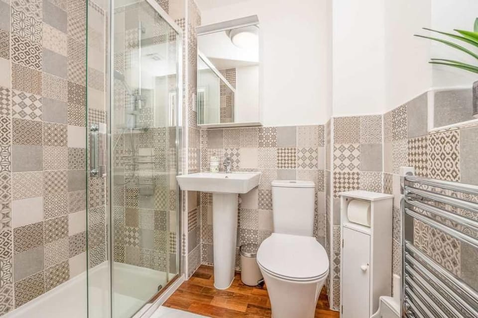 Leamington Spa Retreat - Garden - Parking - 5 mins House in Warwick