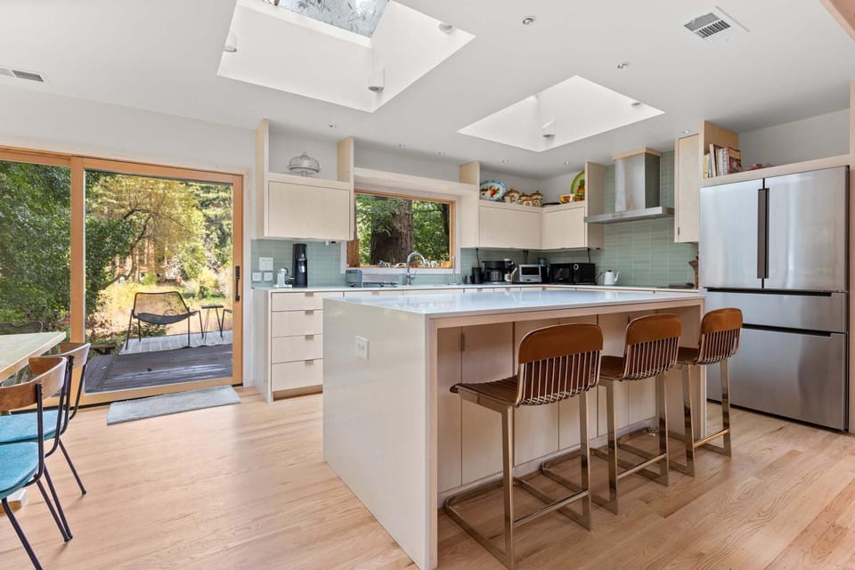 Cozy Riverfront Cabin with Dock Fire Pit & Dogs OK Cabin in Monte Rio