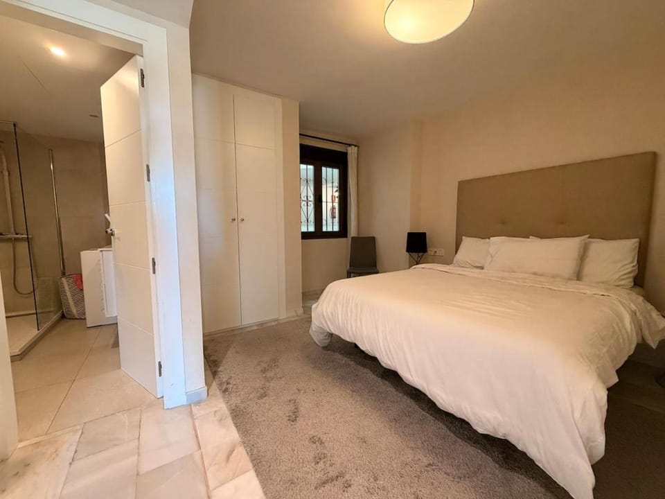 Marina View Escape - 2 Bedrooms Apartment in Marbella