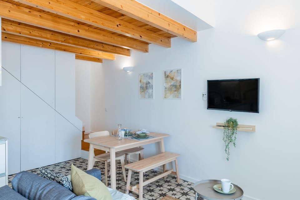 TV and multimedia, Living room, Dining area