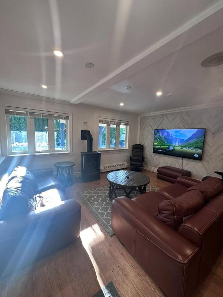 Spacious Muskoka Chalet , Game Room & Family Retreat House in Seguin