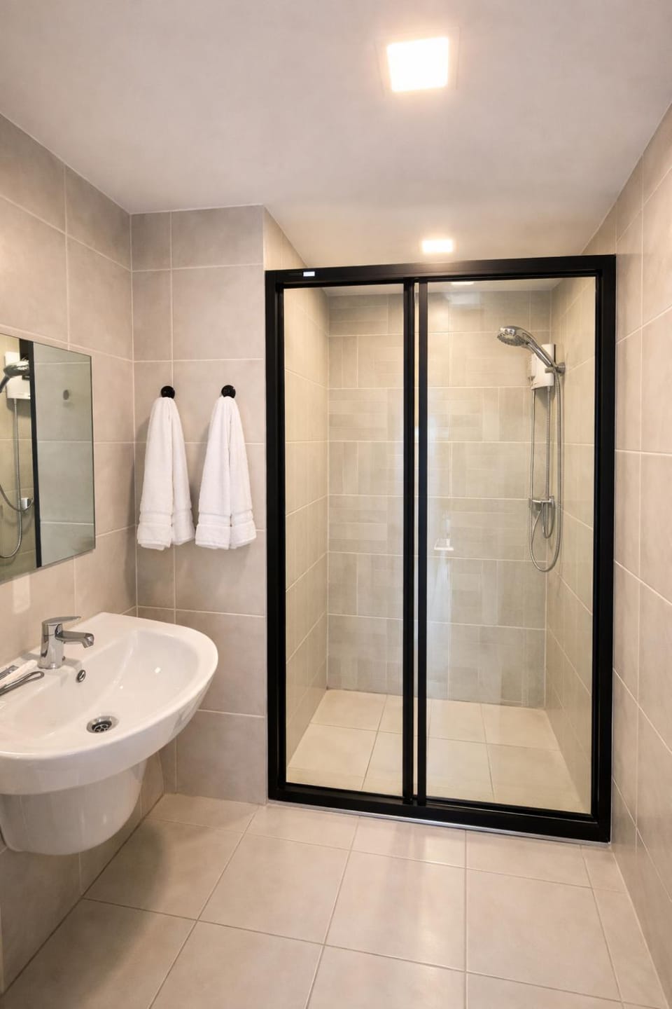 Modern Apartment with Gym & Pool Apartment in Kathu