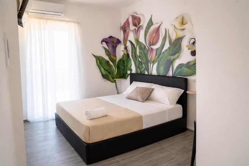 Bedroom, towels, air conditioner