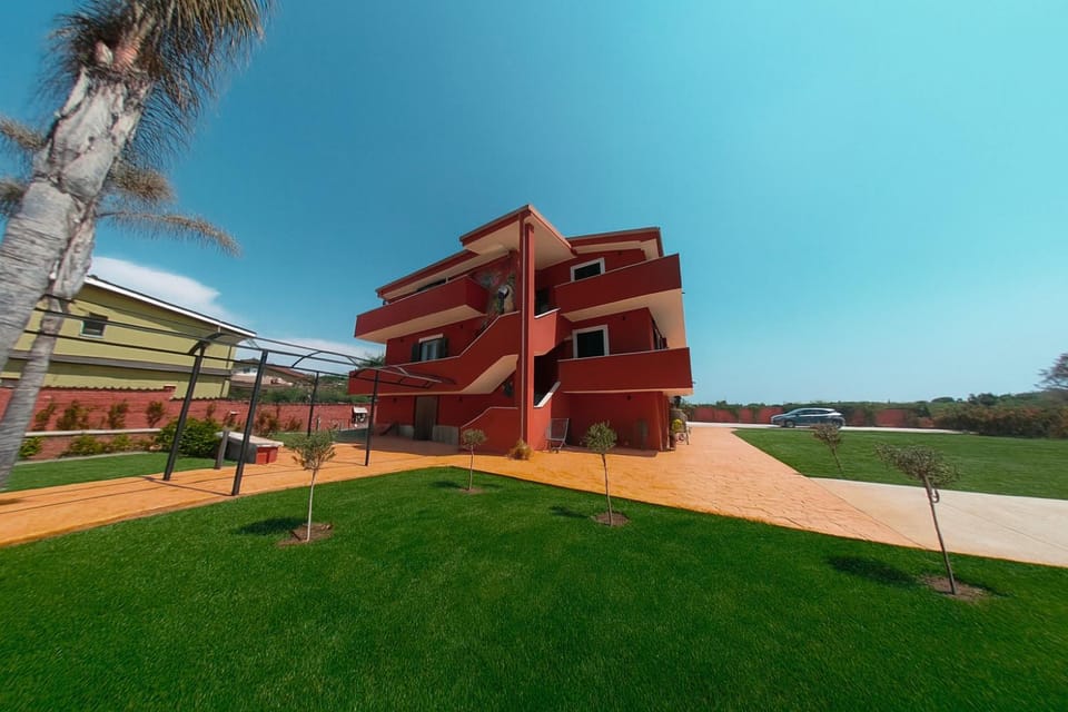 Property building, Day, Garden