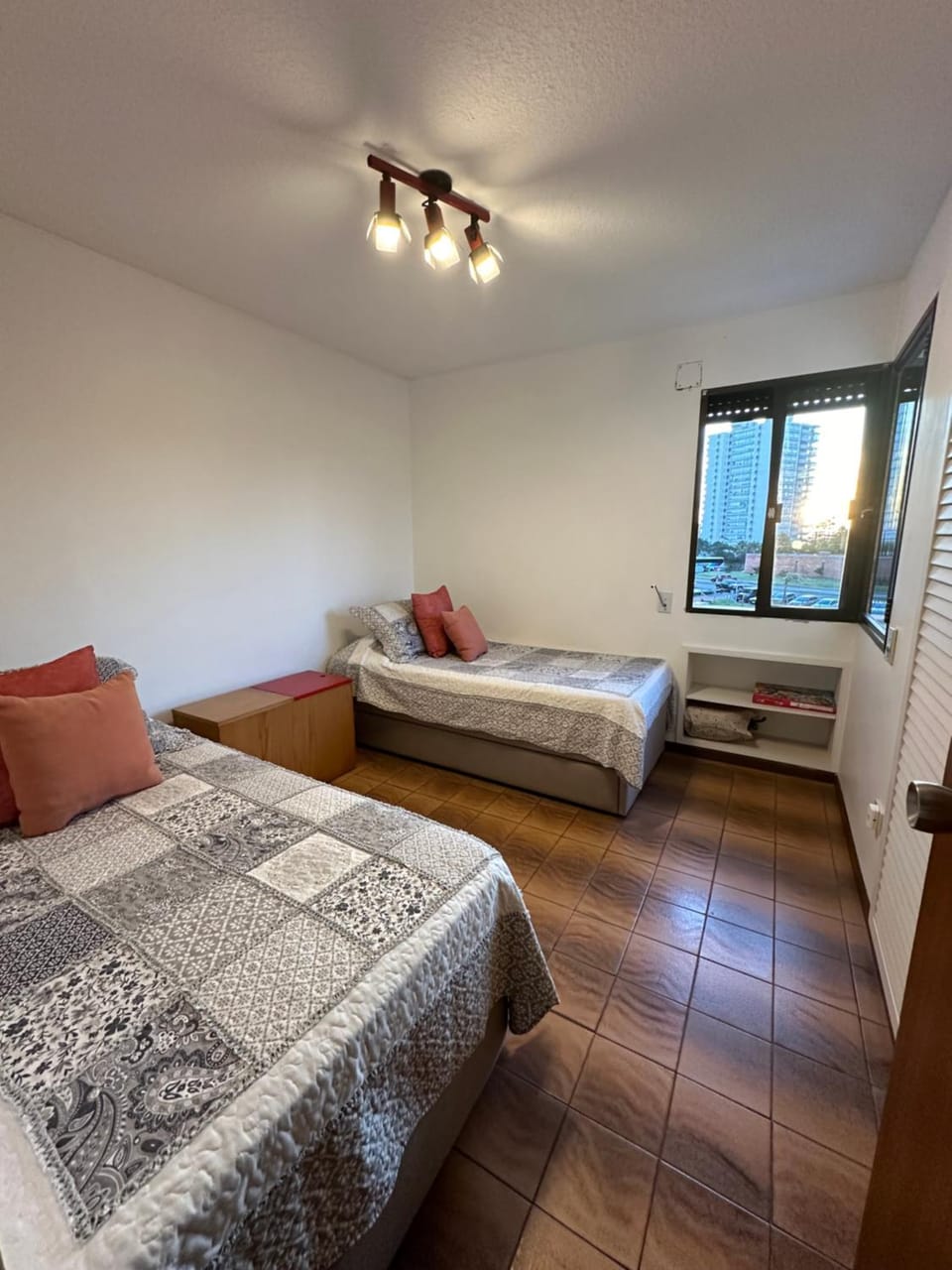 Bed, Bedroom, Garden view