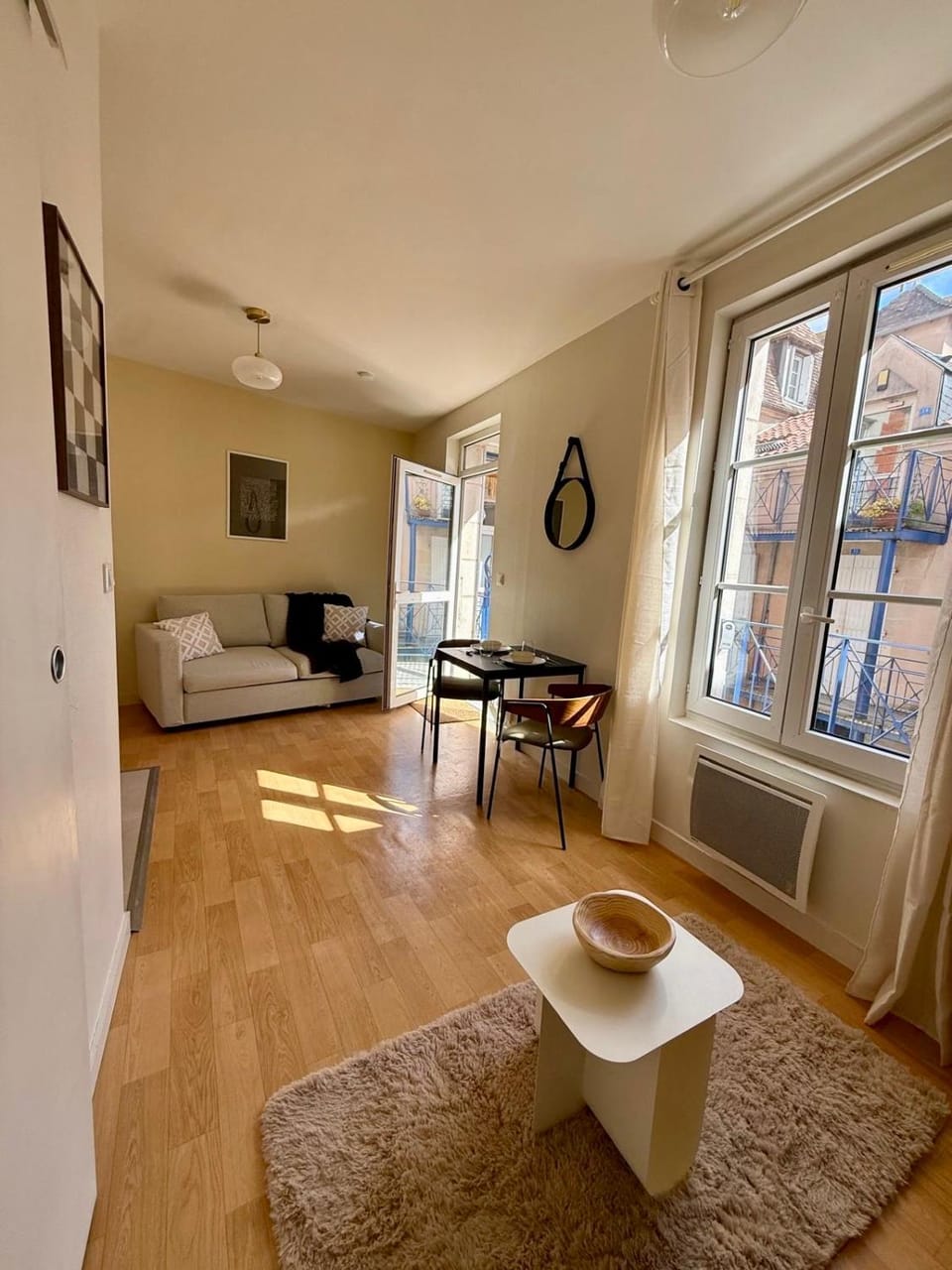 Kitchen or kitchenette, Living room, Dining area, Bedroom