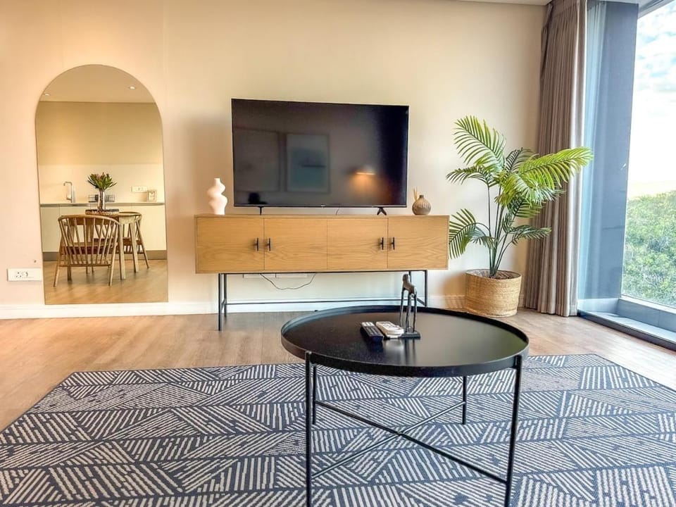 The Warwick Urban Nest Stylish 1BR in Greenpoint Apartment in Cape Town