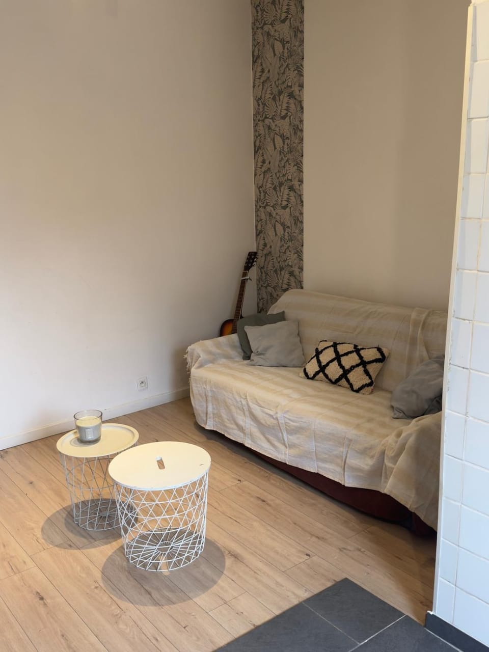 Living room, Photo of the whole room