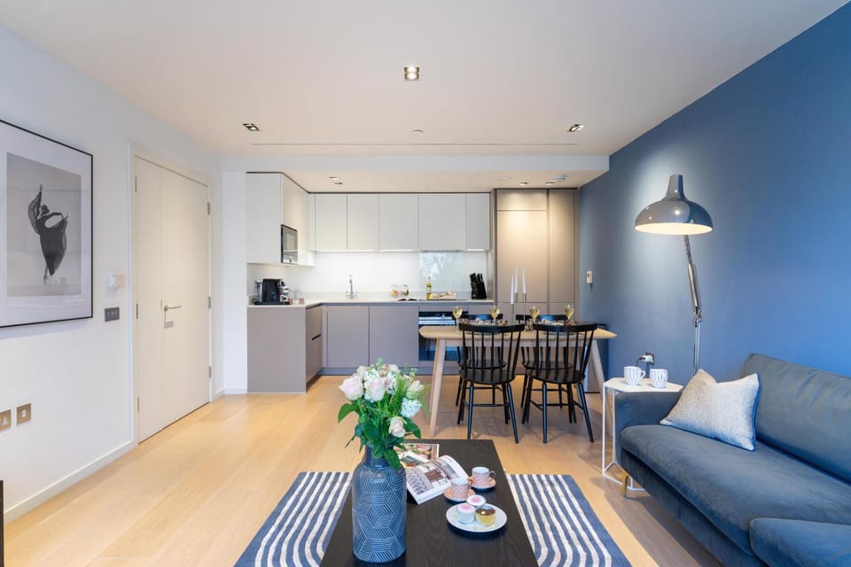 Kitchen or kitchenette, Living room, Seating area, Dining area, pet friendly, stove