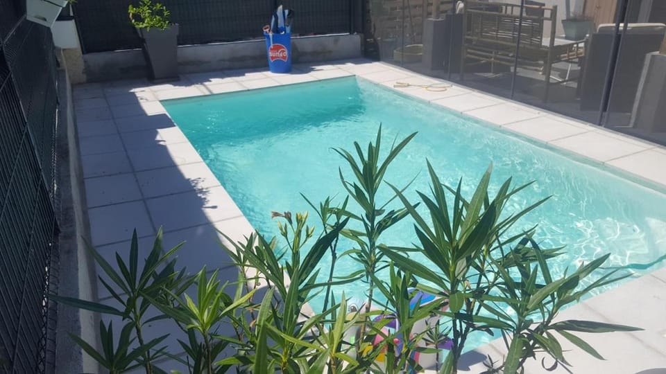 House with private pool House in Saint-Raphael