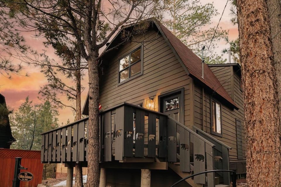 Property building, BBQ facilities, Pets, pet friendly