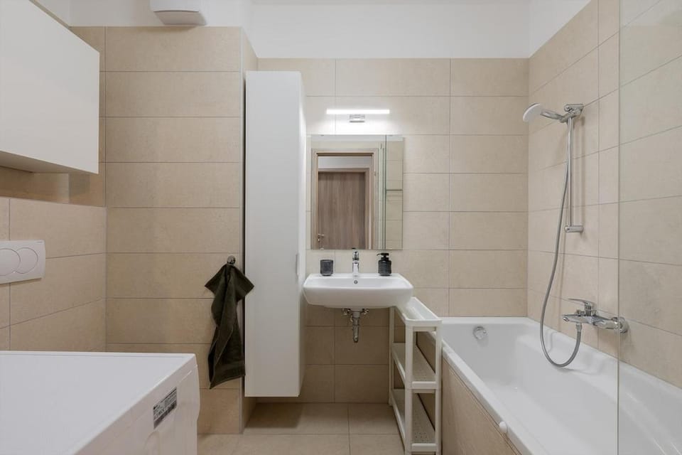 Bathroom, Bath