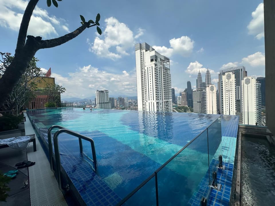 Day, City view, Pool view, Swimming pool, sunbed