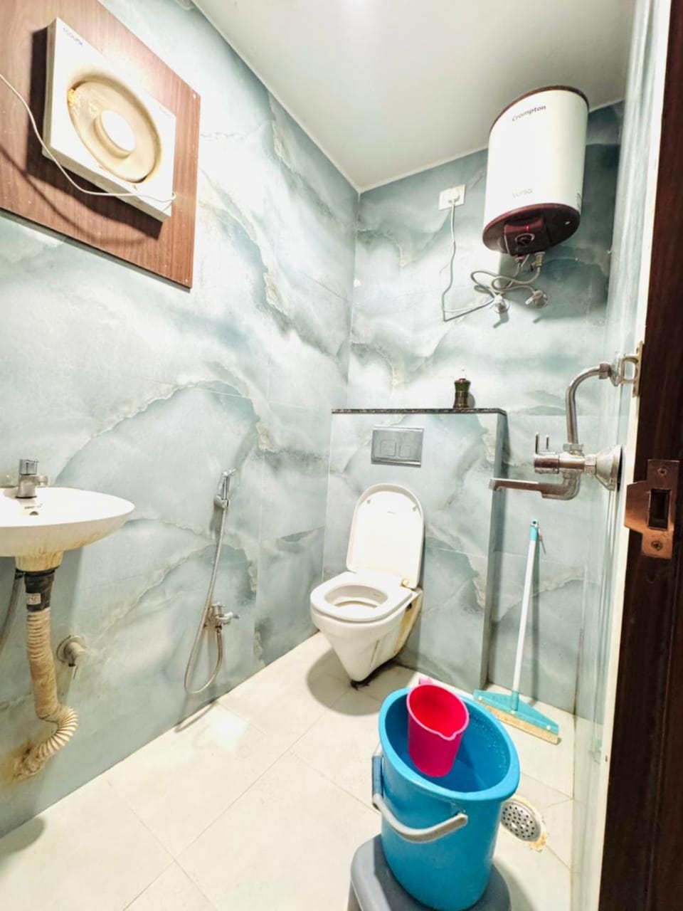 Toilet, Bathroom