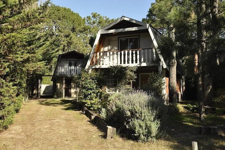 Cabañas Balboa House in Costa del Este