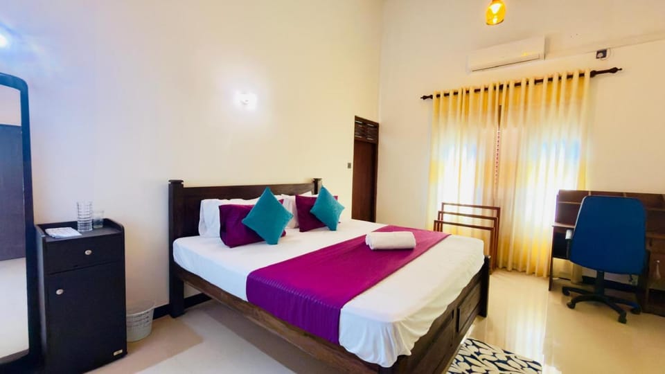 Bed, Photo of the whole room, wardrobe