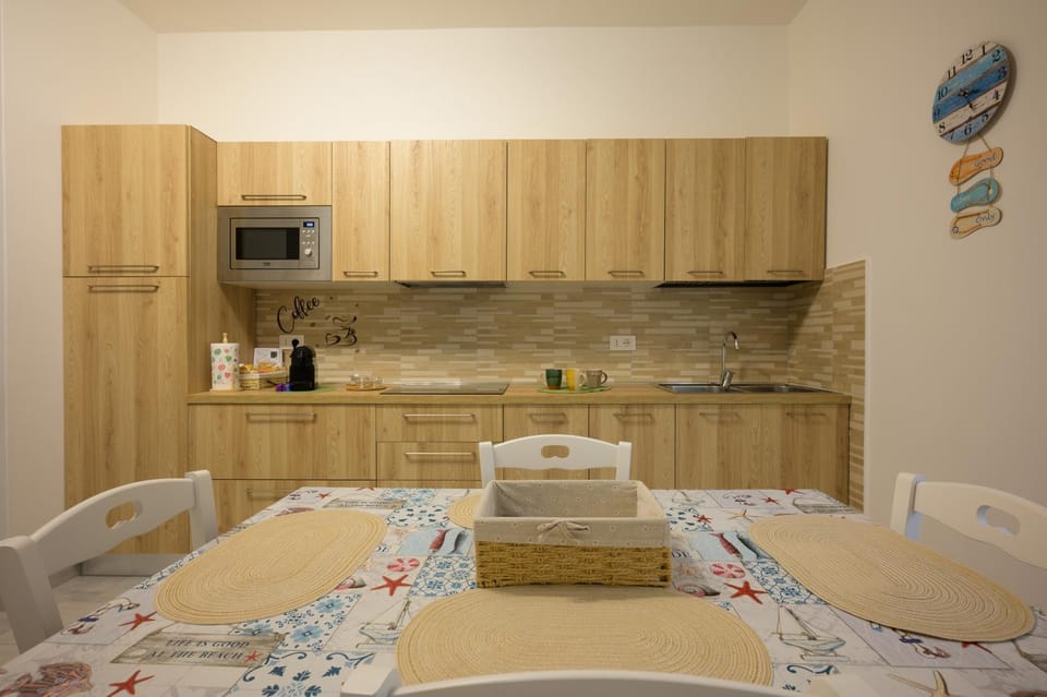 Kitchen or kitchenette, kitchen