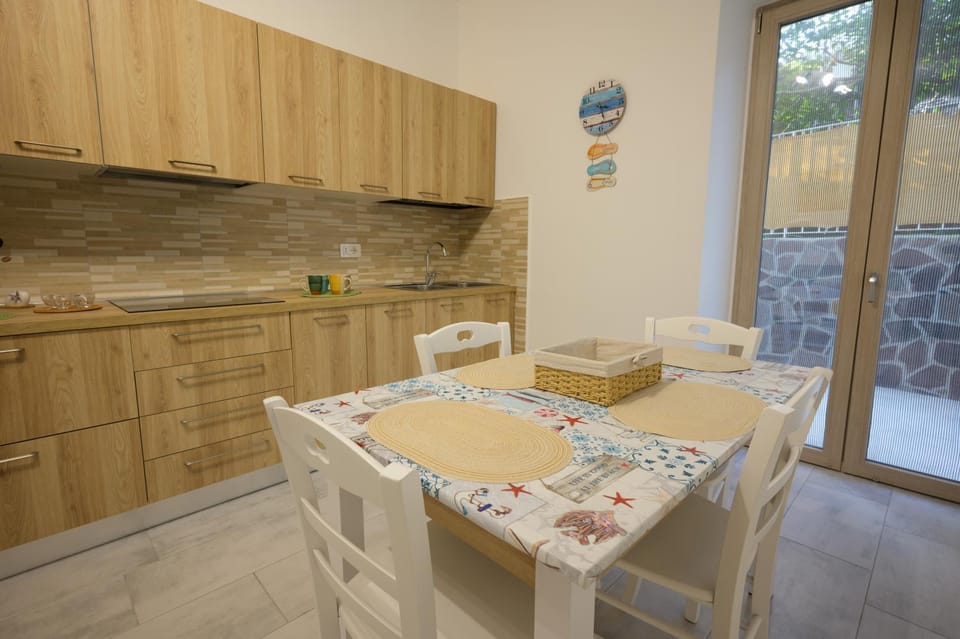 Kitchen or kitchenette, kitchen