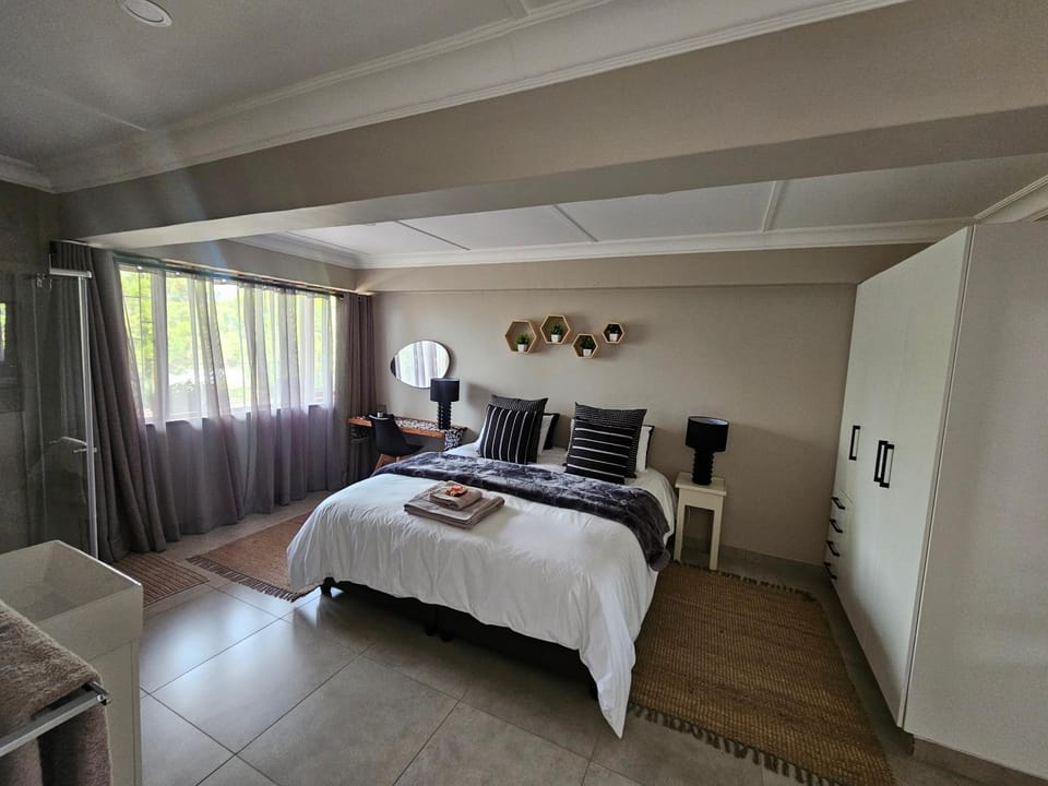Home at 6 self-catering apartment in prime Ferncliffe Apartment in KwaZulu-Natal
