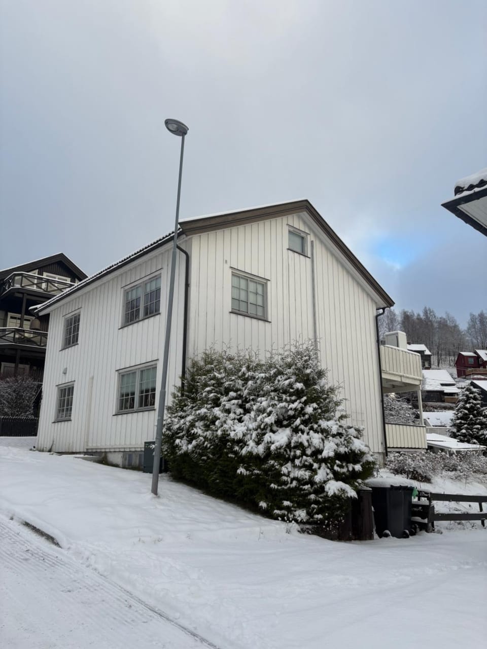 Sjarmerende leilighet i tomannsbolig Apartment in Lillehammer