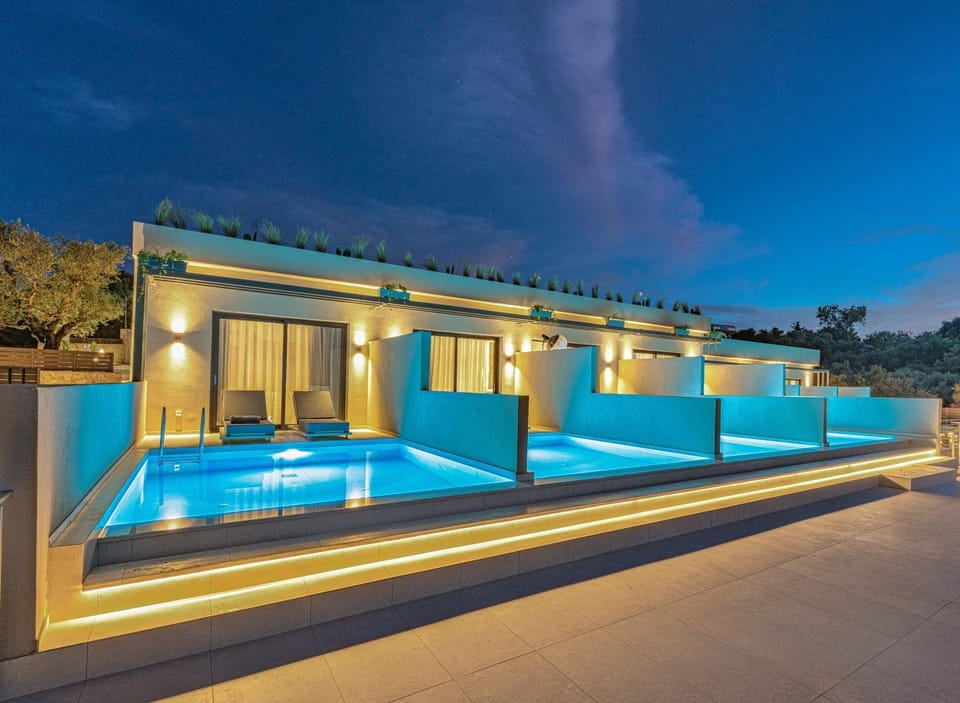 Property building, Swimming pool