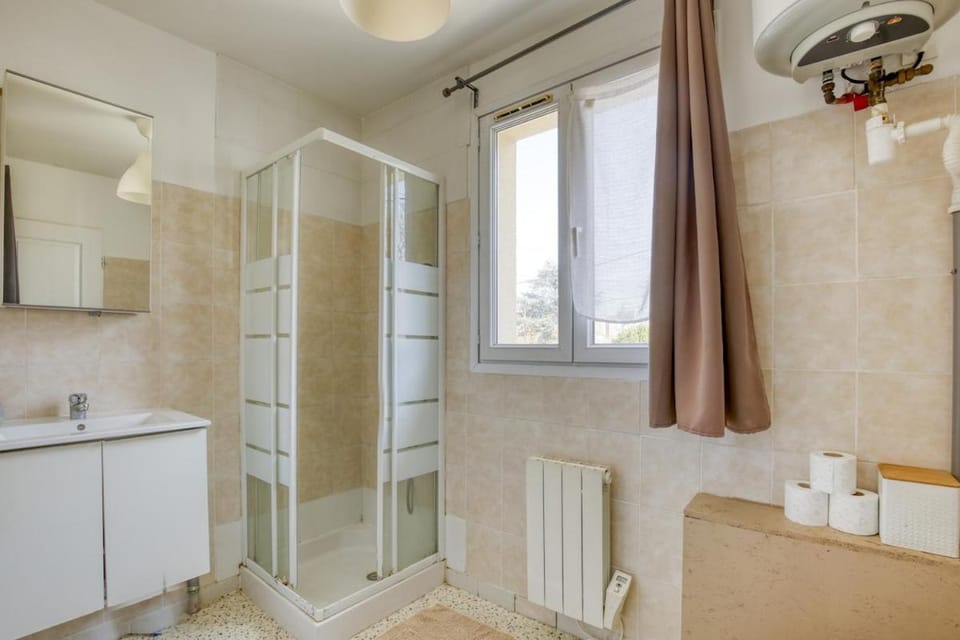 Appartement Proche Paris - Le Jungle Apartment in Saint-Denis, France
