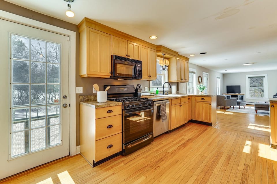 Hike, Bike & Relax: Huckleberry Hill Home w/ Yard! House in Litchfield County