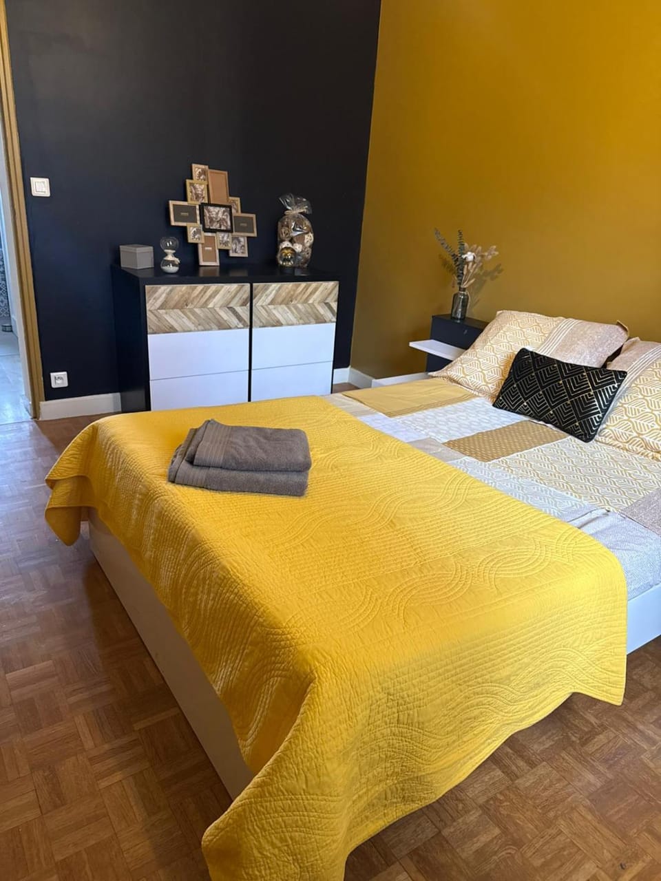 Bed, Bedroom, storage
