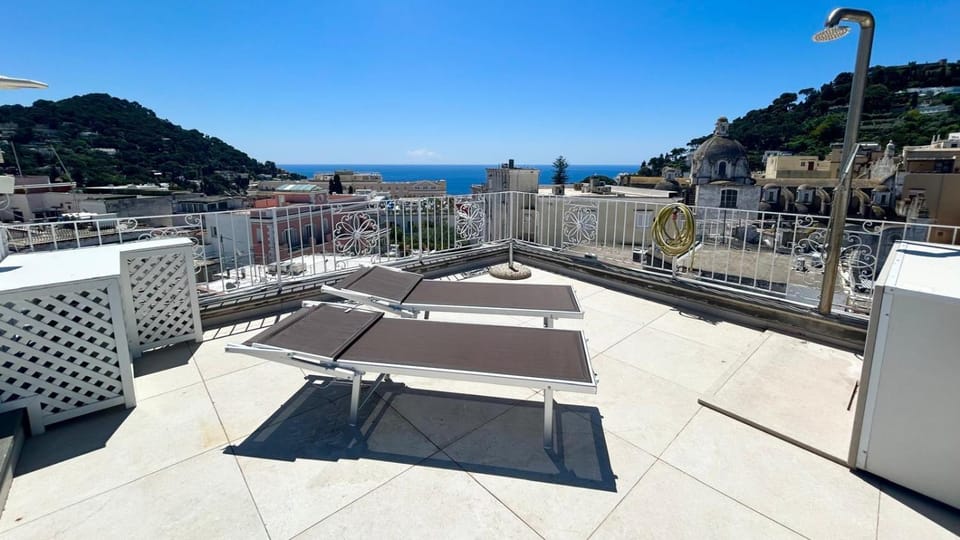 Shower, View (from property/room), Balcony/Terrace, Sea view, sunbed
