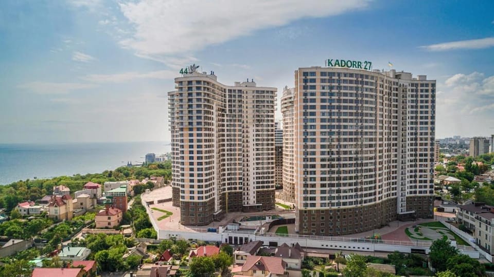 Property building, Natural landscape, Location