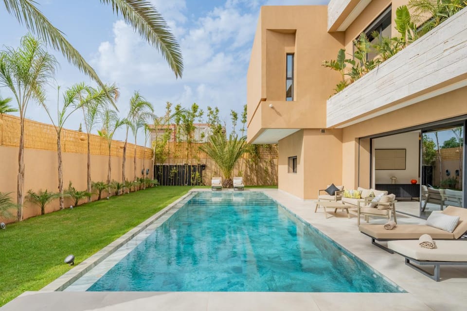 Day, Garden, Swimming pool, sunbed