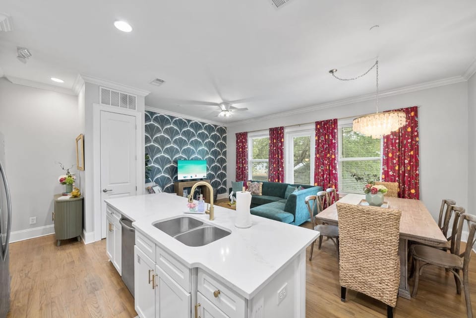 Living room, Dining area, dishwasher, oven, kitchen