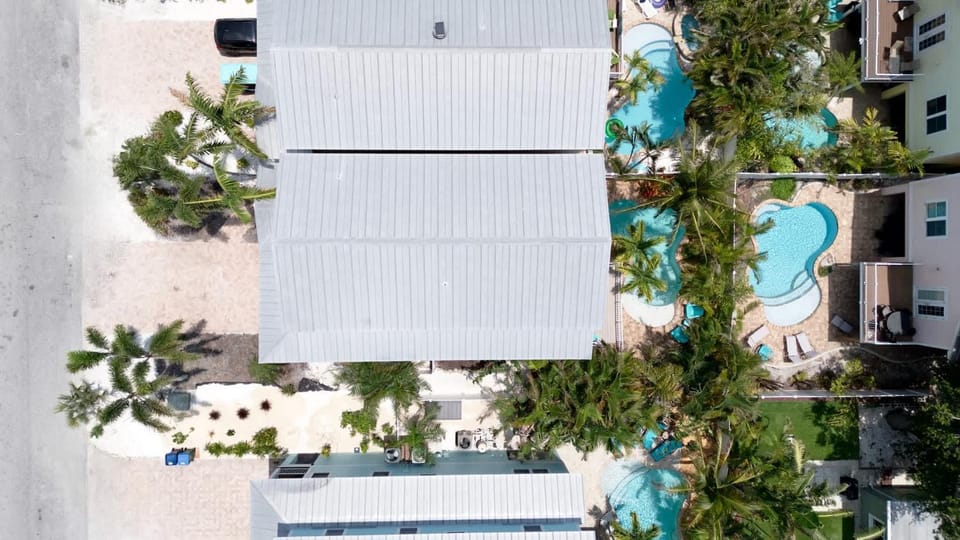 Holmes Beach - Pool - Minutes to Beach - Sleeps 8 House in Holmes Beach