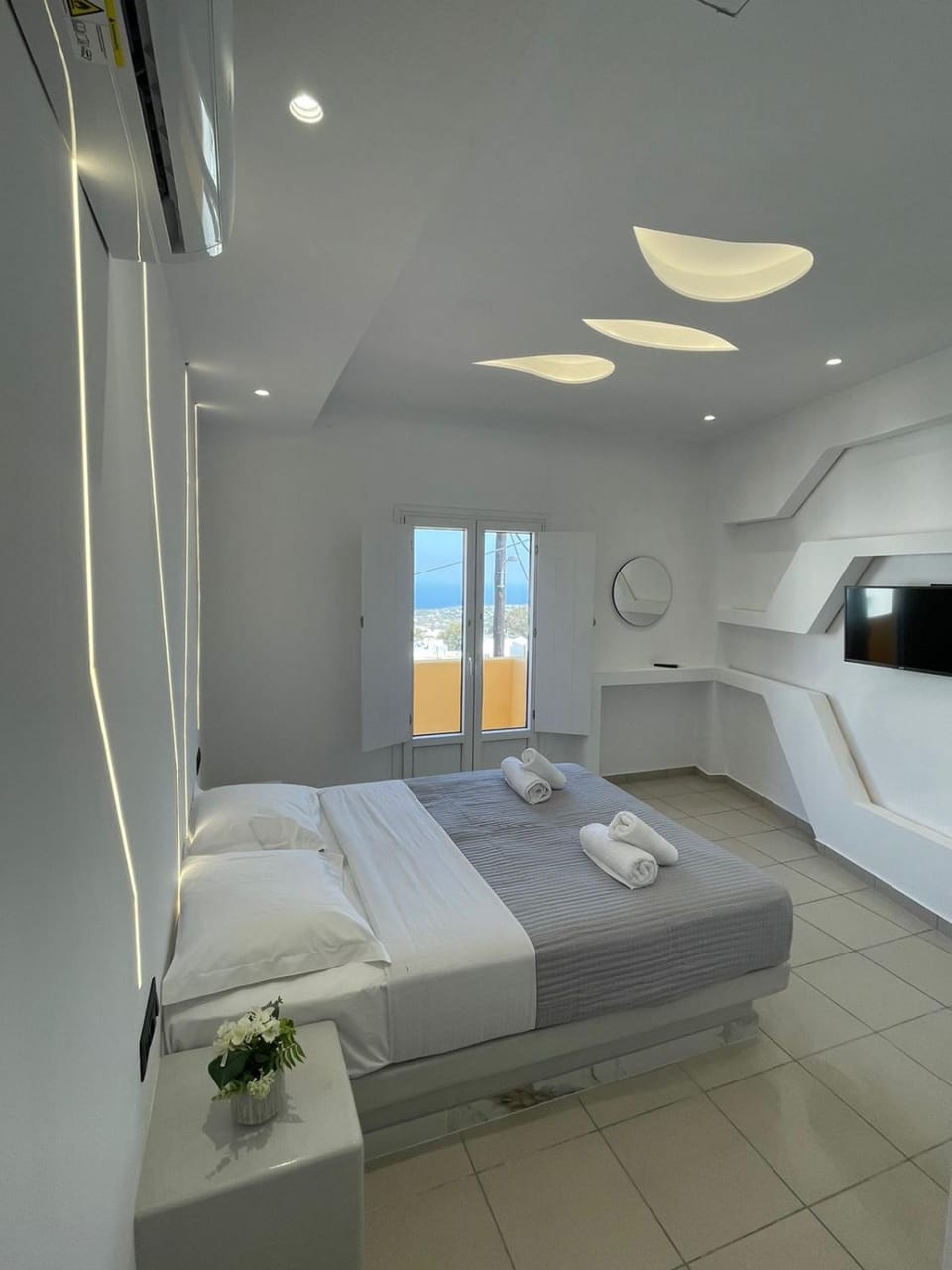 Fira centerline Prestige suites Hotel in Thera