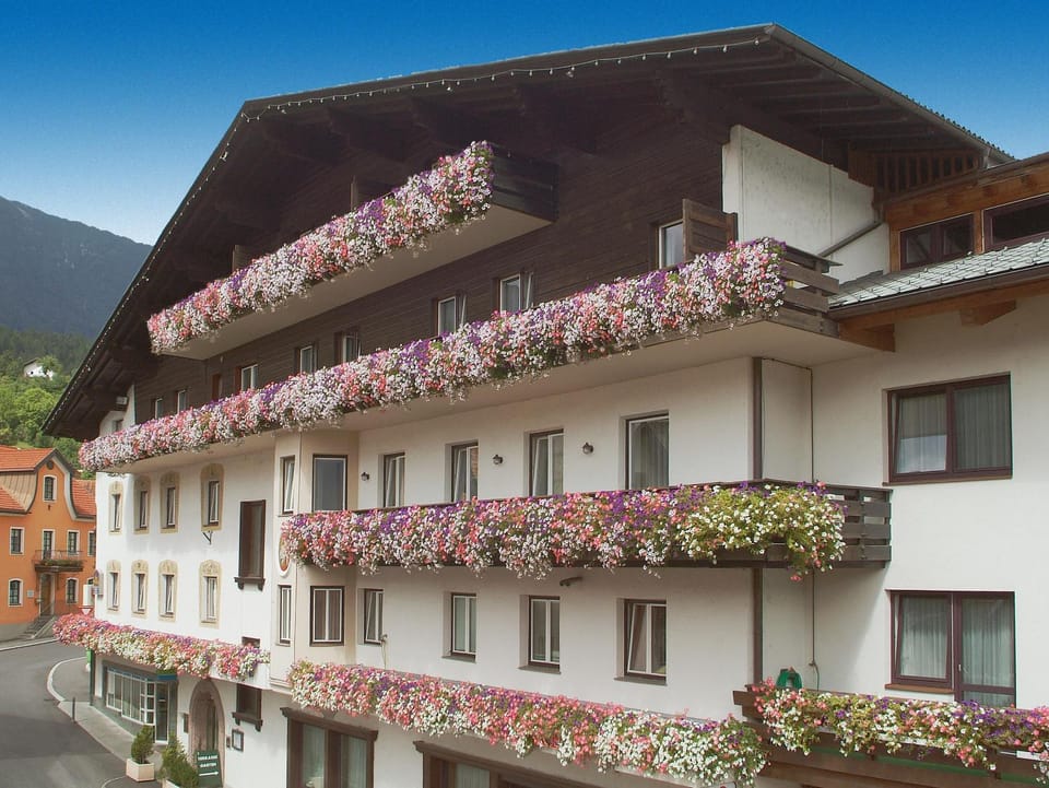 Property building, Day