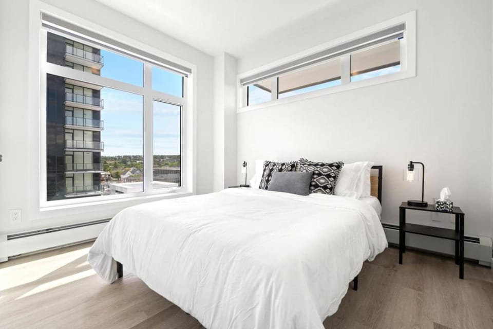 Luxe Downtown Retreat with 2 Free Parking Apartment in Calgary