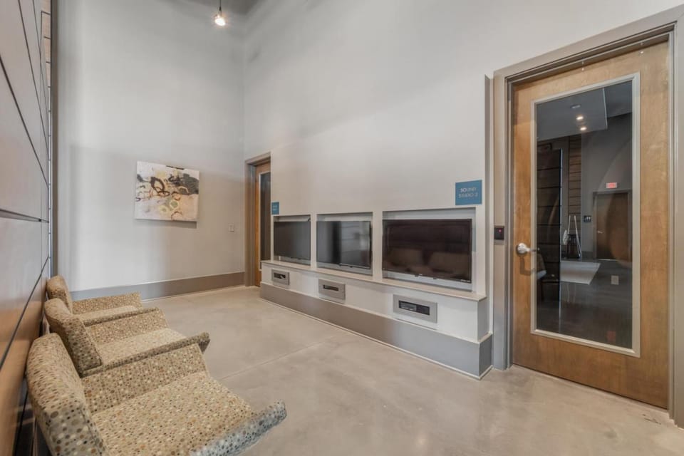 LUXE 1BR Amazing Downtown view 1 King Bed Apartment in Atlanta