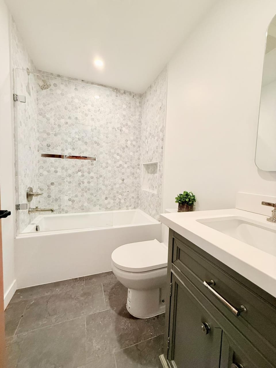 Private Hillside 2BR Suite Near Town House in Ojai