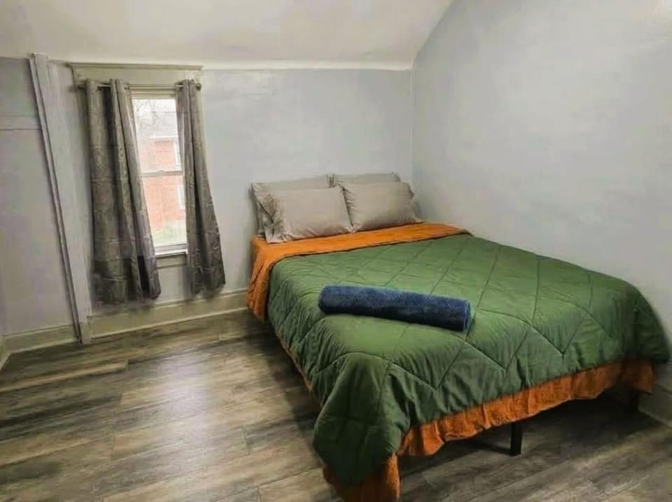 WarmNest Retreat House in Buffalo