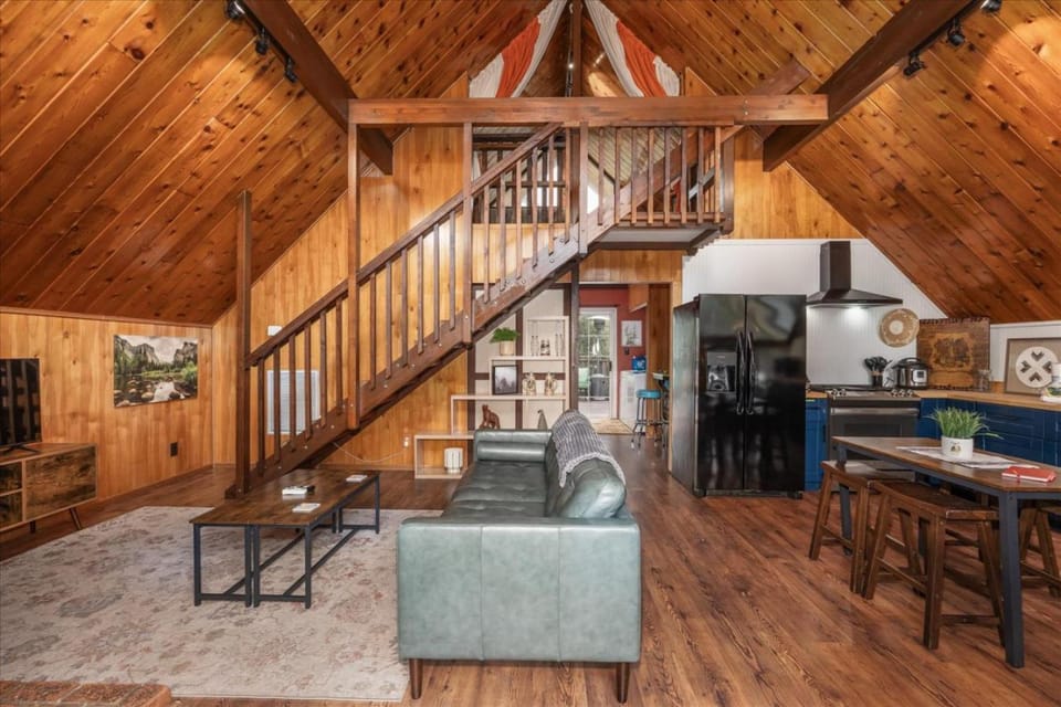 Cozy A-Frame Retreat with Private Hot Tub for 6 House in Bass Lake