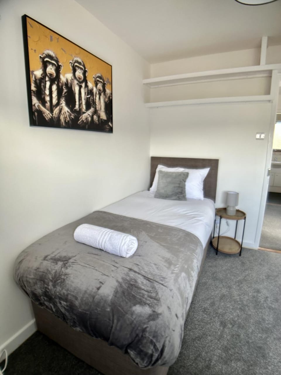 Bed, Bedroom, towels
