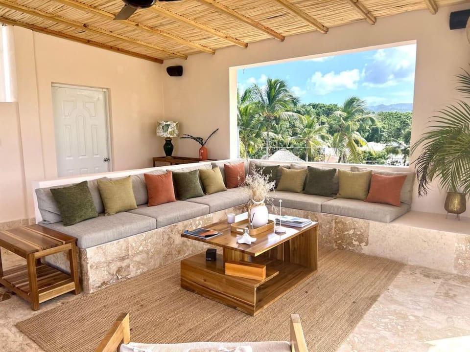 Natural landscape, View (from property/room), Balcony/Terrace, Living room, Seating area, Garden view
