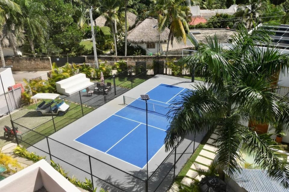 Hot Tub, Tennis court, Tennis court, Swimming pool