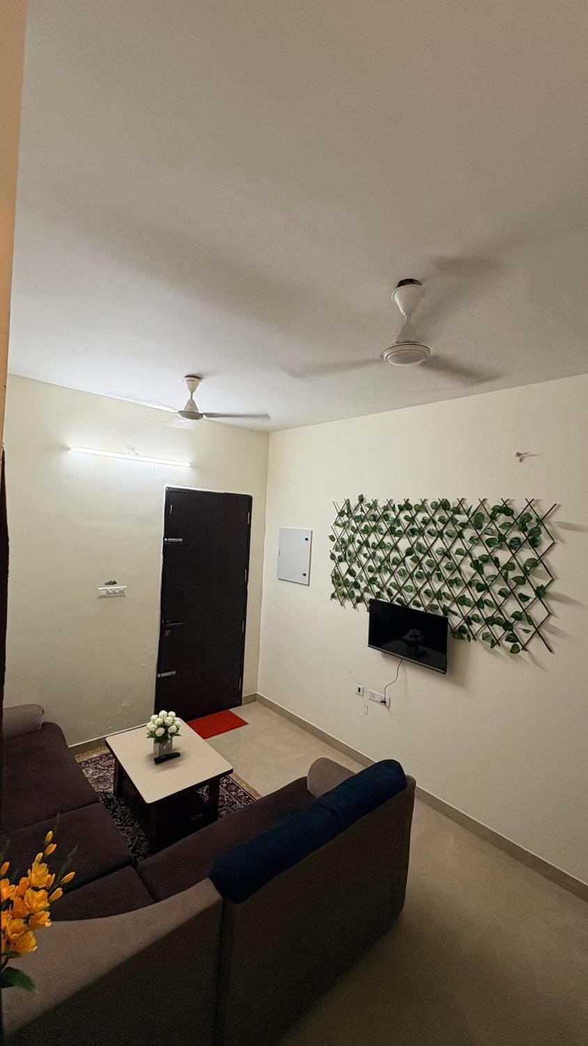 TV and multimedia, Living room, Decorative detail, Seating area, fireplace