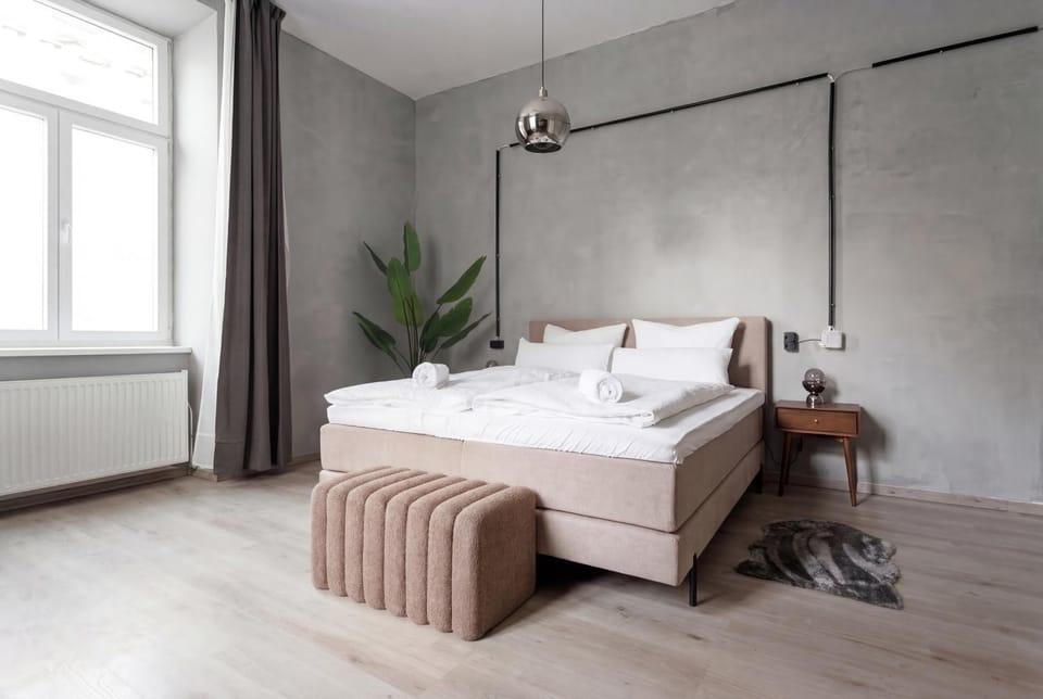 Bedroom, towels