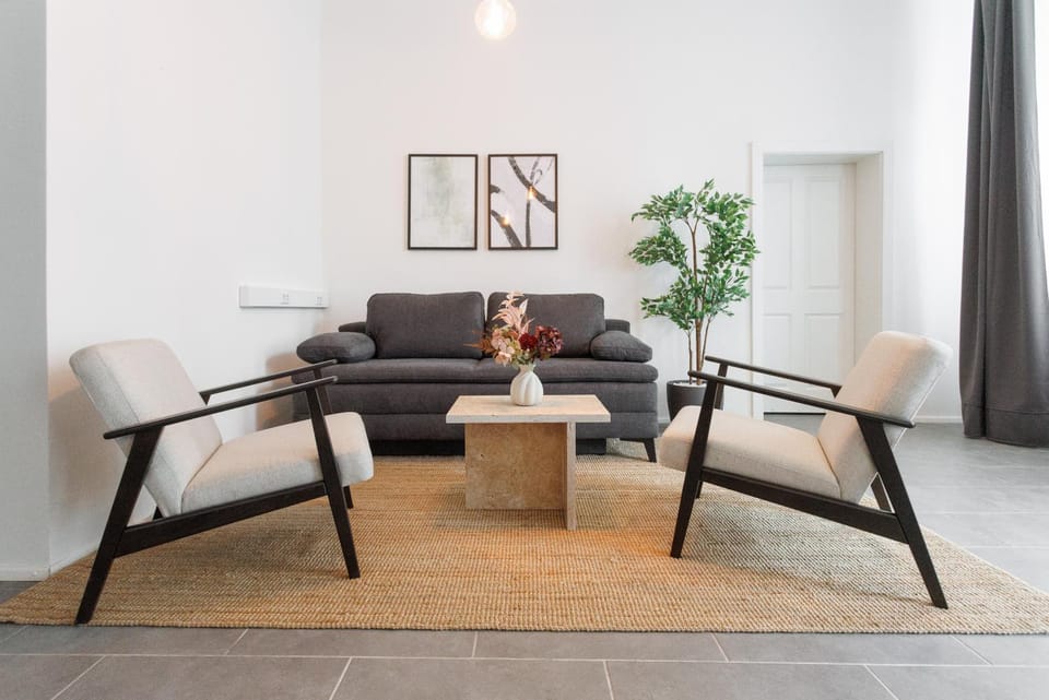Living room, Photo of the whole room