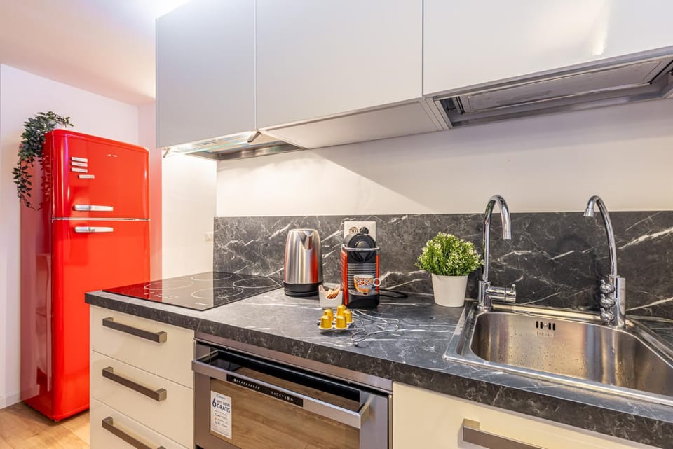 Property building, Kitchen or kitchenette, kitchen