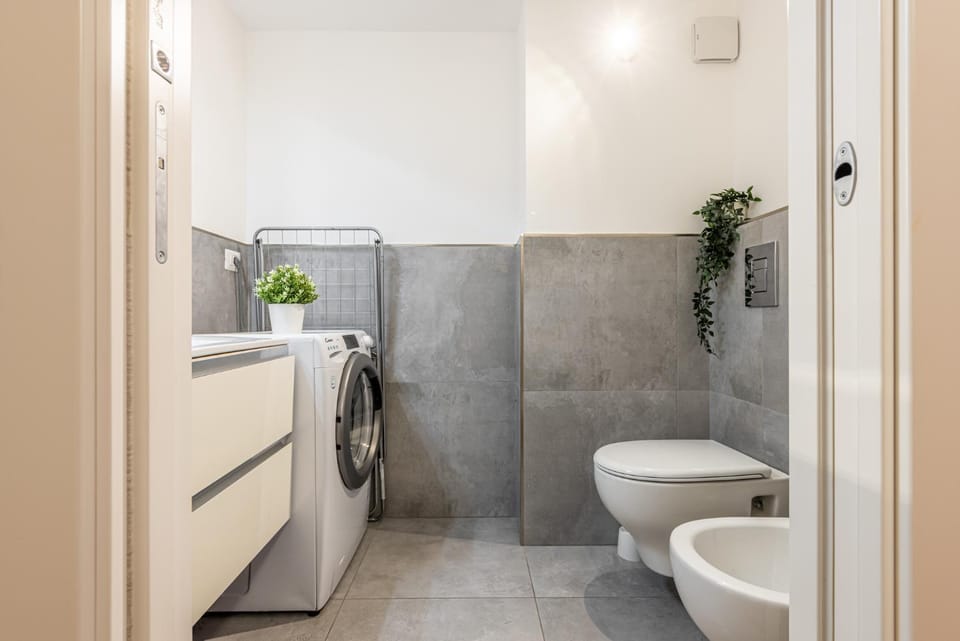 Shower, Toilet, bidet