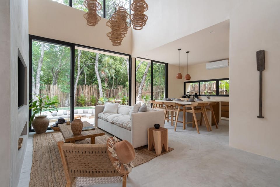 Patio, TV and multimedia, Living room, Seating area, Dining area